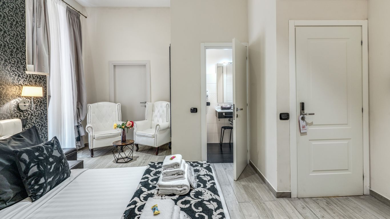 Opera-Suites-Pinciana-Roma-camera-matrimoniale-classic-28